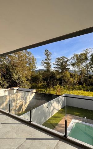 Apartamento à venda com 255m², 3 quartos e 2 vagas Apartamento à venda com 255m², 3 quartos e 2 vagasSuíte 1 - Varanda