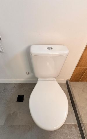 Apartamento à venda com 255m², 3 quartos e 2 vagas Apartamento à venda com 255m², 3 quartos e 2 vagasSuíte 3 - Banheiro