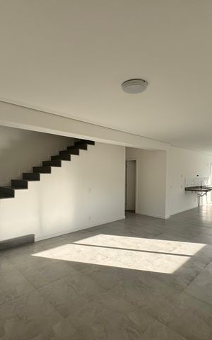 Apartamento à venda com 255m², 3 quartos e 2 vagas Apartamento à venda com 255m², 3 quartos e 2 vagasSala