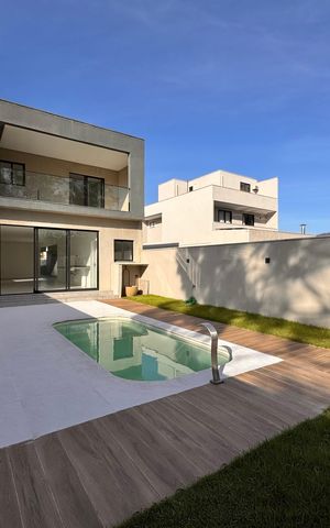 Apartamento à venda com 255m², 3 quartos e 2 vagas Apartamento à venda com 255m², 3 quartos e 2 vagasÁrea externa
