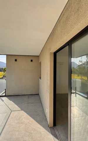Apartamento à venda com 255m², 3 quartos e 2 vagas Apartamento à venda com 255m², 3 quartos e 2 vagasSuíte 1 - Varanda