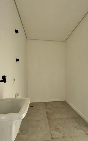 Apartamento à venda com 255m², 3 quartos e 2 vagas Apartamento à venda com 255m², 3 quartos e 2 vagasÁrea de Serviço
