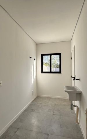 Apartamento à venda com 255m², 3 quartos e 2 vagas Apartamento à venda com 255m², 3 quartos e 2 vagasÁrea de Serviço