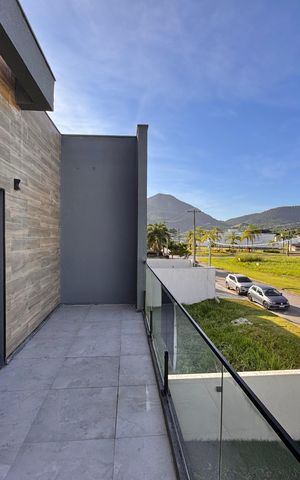 Apartamento à venda com 255m², 3 quartos e 2 vagas Apartamento à venda com 255m², 3 quartos e 2 vagasSuíte 3 - Varanda