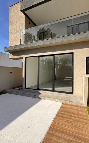 Apartamento à venda com 255m², 3 quartos e 2 vagas Apartamento à venda com 255m², 3 quartos e 2 vagasÁrea externa