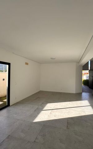 Apartamento à venda com 255m², 3 quartos e 2 vagas Apartamento à venda com 255m², 3 quartos e 2 vagasSala