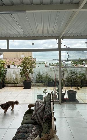 Apartamento à venda com 220m², 3 quartos e 2 vagas Apartamento à venda com 220m², 3 quartos e 2 vagasCobertura