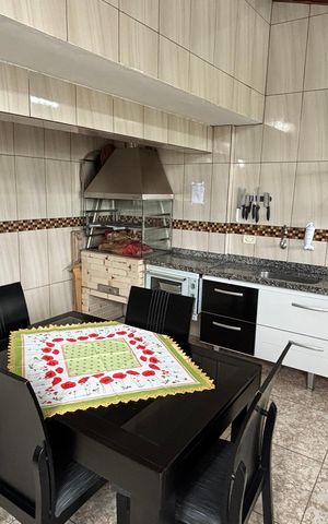 Apartamento à venda com 220m², 3 quartos e 2 vagas Apartamento à venda com 220m², 3 quartos e 2 vagasCobertura