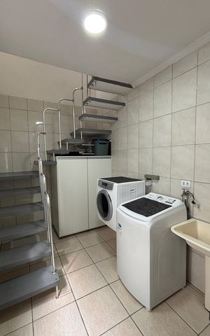 Apartamento à venda com 220m², 3 quartos e 2 vagas Apartamento à venda com 220m², 3 quartos e 2 vagasÁrea de Serviço