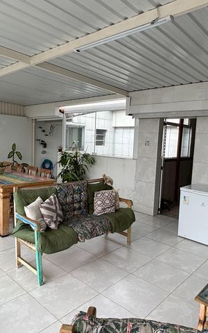 Apartamento à venda com 220m², 3 quartos e 2 vagas Apartamento à venda com 220m², 3 quartos e 2 vagasCobertura