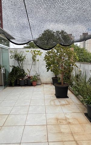 Apartamento à venda com 220m², 3 quartos e 2 vagas Apartamento à venda com 220m², 3 quartos e 2 vagasCobertura