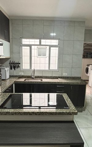 Apartamento à venda com 220m², 3 quartos e 2 vagas Apartamento à venda com 220m², 3 quartos e 2 vagasCozinha