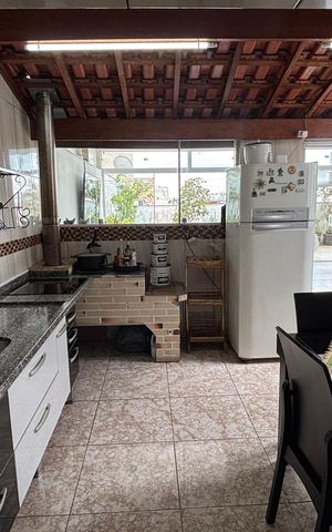 Apartamento à venda com 220m², 3 quartos e 2 vagas Apartamento à venda com 220m², 3 quartos e 2 vagasCobertura