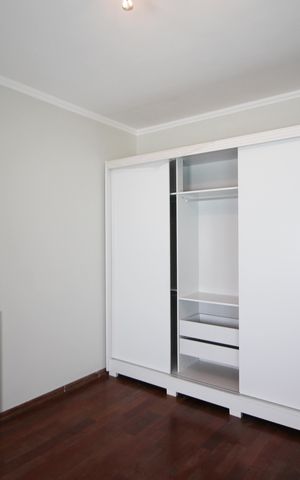 Casa à venda com 144m², 3 quartos e 3 vagas Casa à venda com 144m², 3 quartos e 3 vagasQuarto