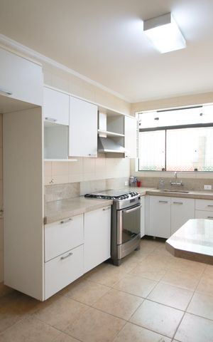 Casa à venda com 144m², 3 quartos e 3 vagas Casa à venda com 144m², 3 quartos e 3 vagasCozinha