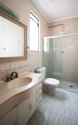 Casa à venda com 144m², 3 quartos e 3 vagas Casa à venda com 144m², 3 quartos e 3 vagasBanheiro social