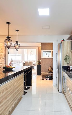 Apartamento à venda com 153m², 4 quartos e 2 vagas Apartamento à venda com 153m², 4 quartos e 2 vagasCozinha