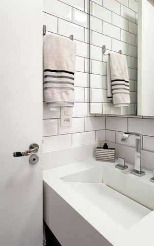 Apartamento à venda com 153m², 4 quartos e 2 vagas Apartamento à venda com 153m², 4 quartos e 2 vagasBanheiro da Suíte