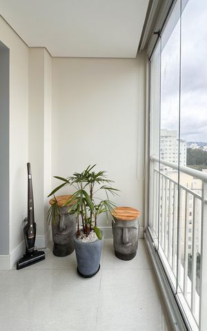Apartamento à venda com 153m², 4 quartos e 2 vagas Apartamento à venda com 153m², 4 quartos e 2 vagasSacada do Escritório