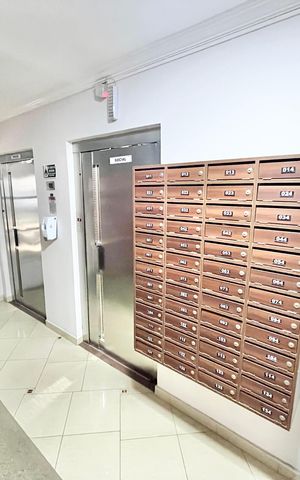 Apartamento à venda com 78m², 2 quartos e 1 vagaHall