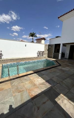 Casa para alugar com 379m², 5 quartos e 3 vagas