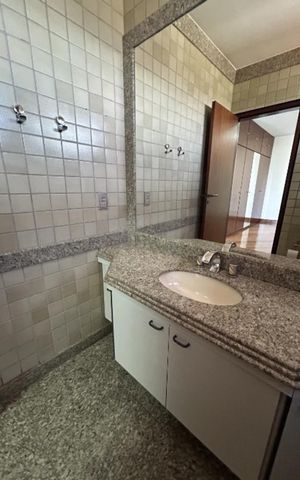 Casa para alugar com 379m², 5 quartos e 3 vagas