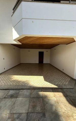 Casa para alugar com 379m², 5 quartos e 3 vagas