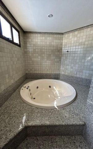 Casa para alugar com 379m², 5 quartos e 3 vagas