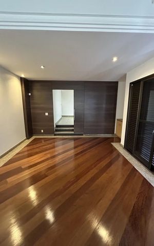 Casa para alugar com 379m², 5 quartos e 3 vagas Casa para alugar com 379m², 5 quartos e 3 vagasSala