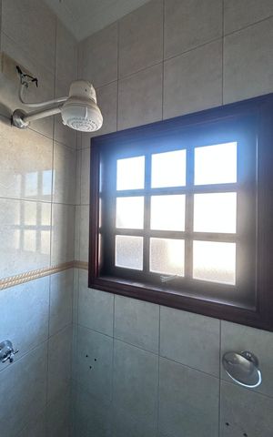 Casa à venda com 160m², 5 quartos e 2 vagas Casa à venda com 160m², 5 quartos e 2 vagasBanheiro social