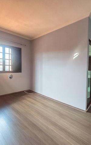 Casa à venda com 160m², 5 quartos e 2 vagas Casa à venda com 160m², 5 quartos e 2 vagasQuarto - suíte