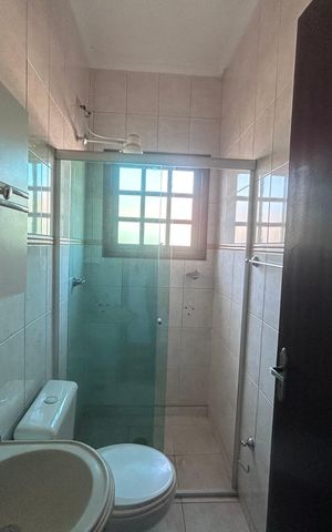 Casa à venda com 160m², 5 quartos e 2 vagas Casa à venda com 160m², 5 quartos e 2 vagasBanheiro Social