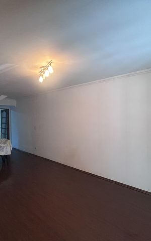 Casa à venda com 160m², 5 quartos e 2 vagas Casa à venda com 160m², 5 quartos e 2 vagasSala
