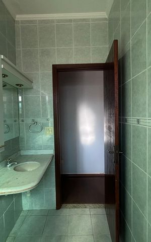 Casa à venda com 160m², 5 quartos e 2 vagas Casa à venda com 160m², 5 quartos e 2 vagasBanheiro da Suíte