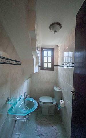 Casa à venda com 160m², 5 quartos e 2 vagas Casa à venda com 160m², 5 quartos e 2 vagasLavabo