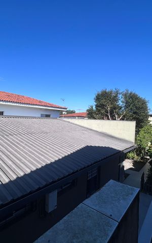 Casa à venda com 160m², 5 quartos e 2 vagas Casa à venda com 160m², 5 quartos e 2 vagasVaranda quarto 2