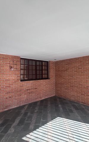 Casa à venda com 160m², 5 quartos e 2 vagas Casa à venda com 160m², 5 quartos e 2 vagasGaragem