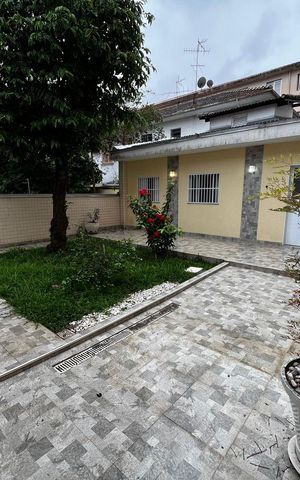Casa para alugar com 236m², 3 quartos e 3 vagas