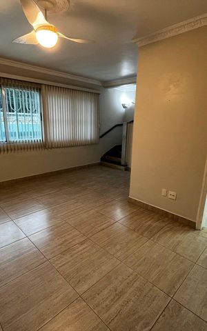 Casa para alugar com 236m², 3 quartos e 3 vagas