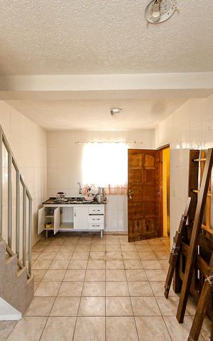 Casa à venda com 125m², 3 quartos e sem vagaSala/cozinha