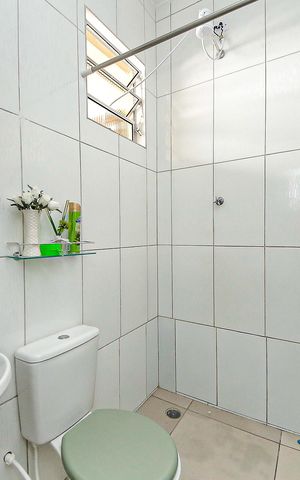 Casa à venda com 125m², 3 quartos e sem vagaBanheiro social