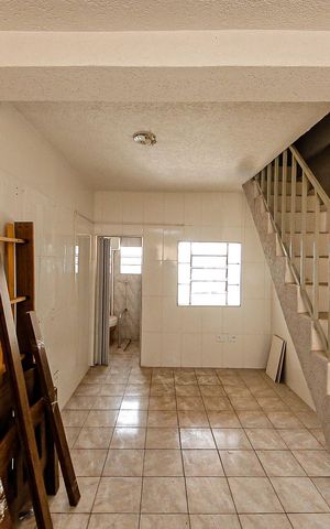Casa à venda com 125m², 3 quartos e sem vagaSala/cozinha