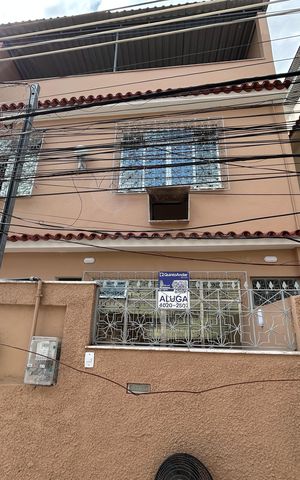 Casa para alugar com 90m², 2 quartos e sem vagaFachada + placa