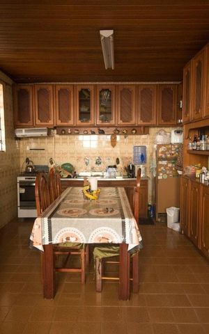Casa à venda com 281m², 3 quartos e 2 vagas Casa à venda com 281m², 3 quartos e 2 vagasCozinha