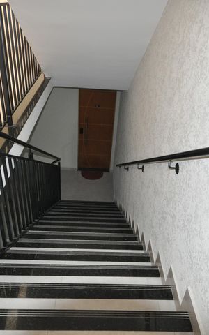 Apartamento para alugar com 38m², 2 quartos e sem vagaEscada