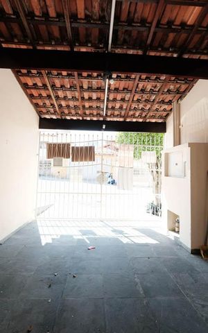 Casa à venda com 70m², 2 quartos e 1 vagaGaragem
