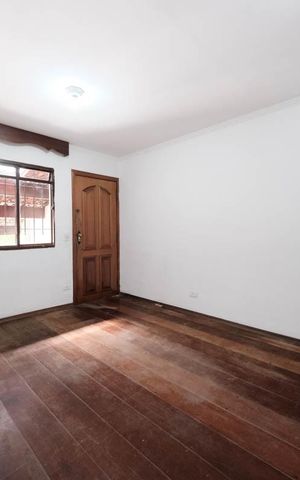 Casa à venda com 70m², 2 quartos e 1 vagaSala