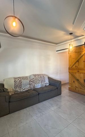 Casa de condomínio à venda com 71m², 2 quartos e 1 vaga Casa de condomínio à venda com 71m², 2 quartos e 1 vagaSala