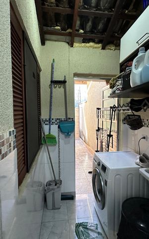 Casa de condomínio à venda com 71m², 2 quartos e 1 vaga Casa de condomínio à venda com 71m², 2 quartos e 1 vagaÁrea de Serviço