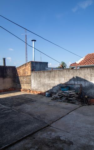 Casa à venda com 130m², 4 quartos e 7 vagas Casa à venda com 130m², 4 quartos e 7 vagasQuintal